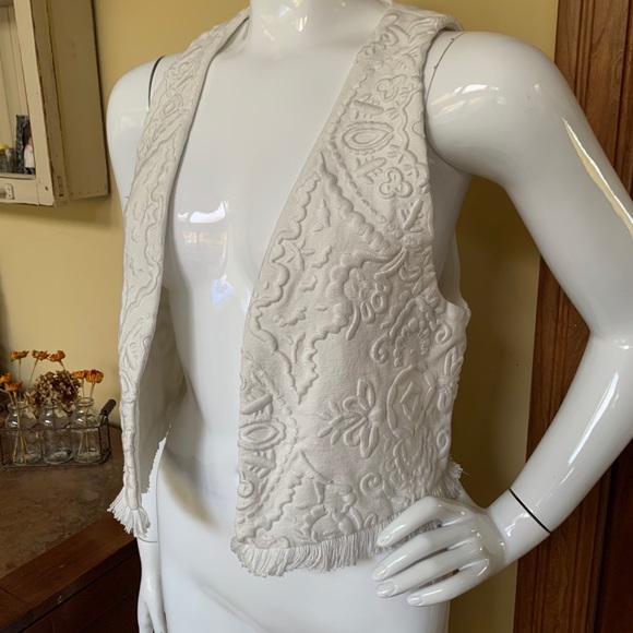 H&M White Embroidered Vest - Picture 2 of 7